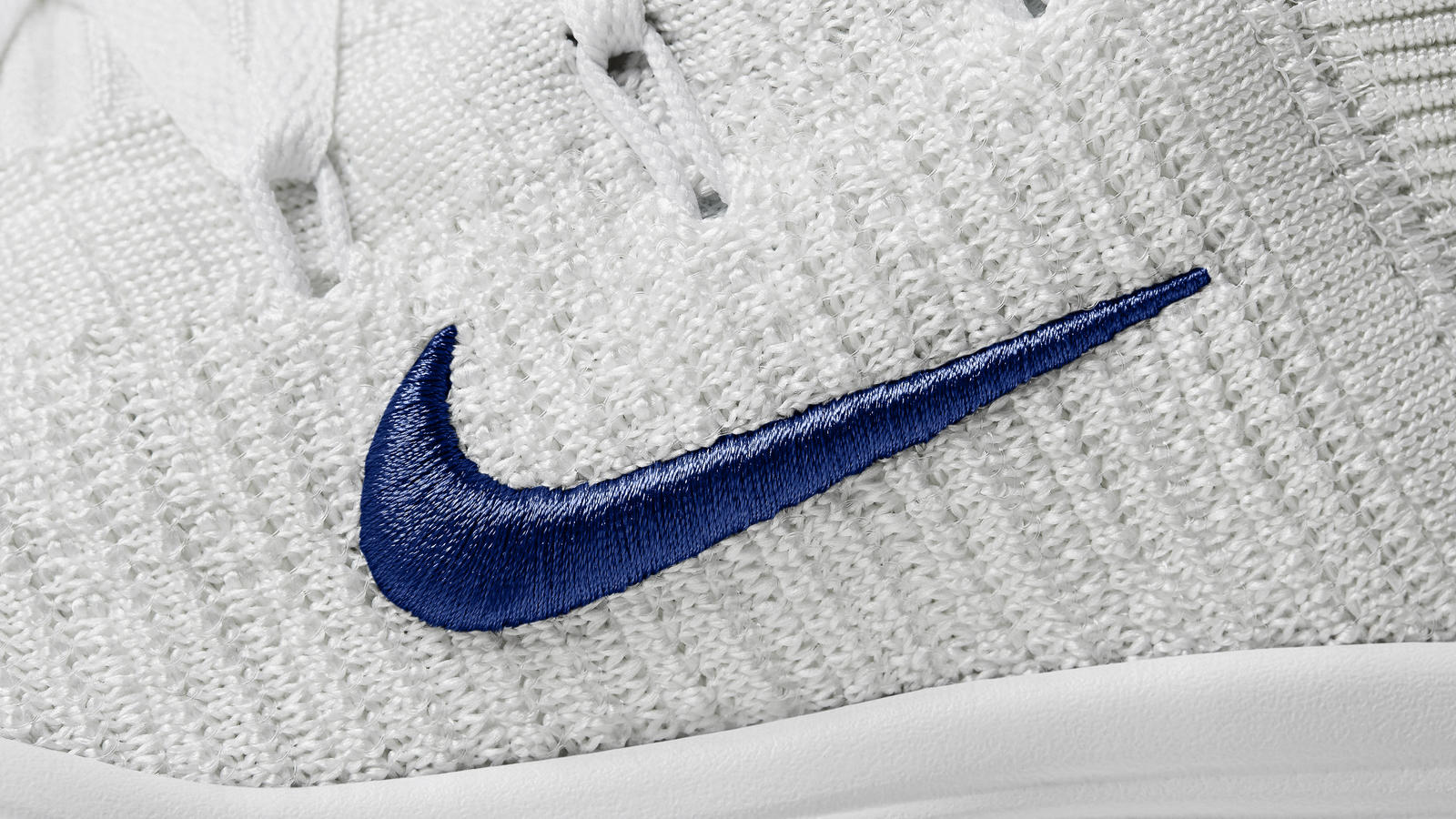 Nike Hyperdunk 2017 Flyknit Debut | SZOK